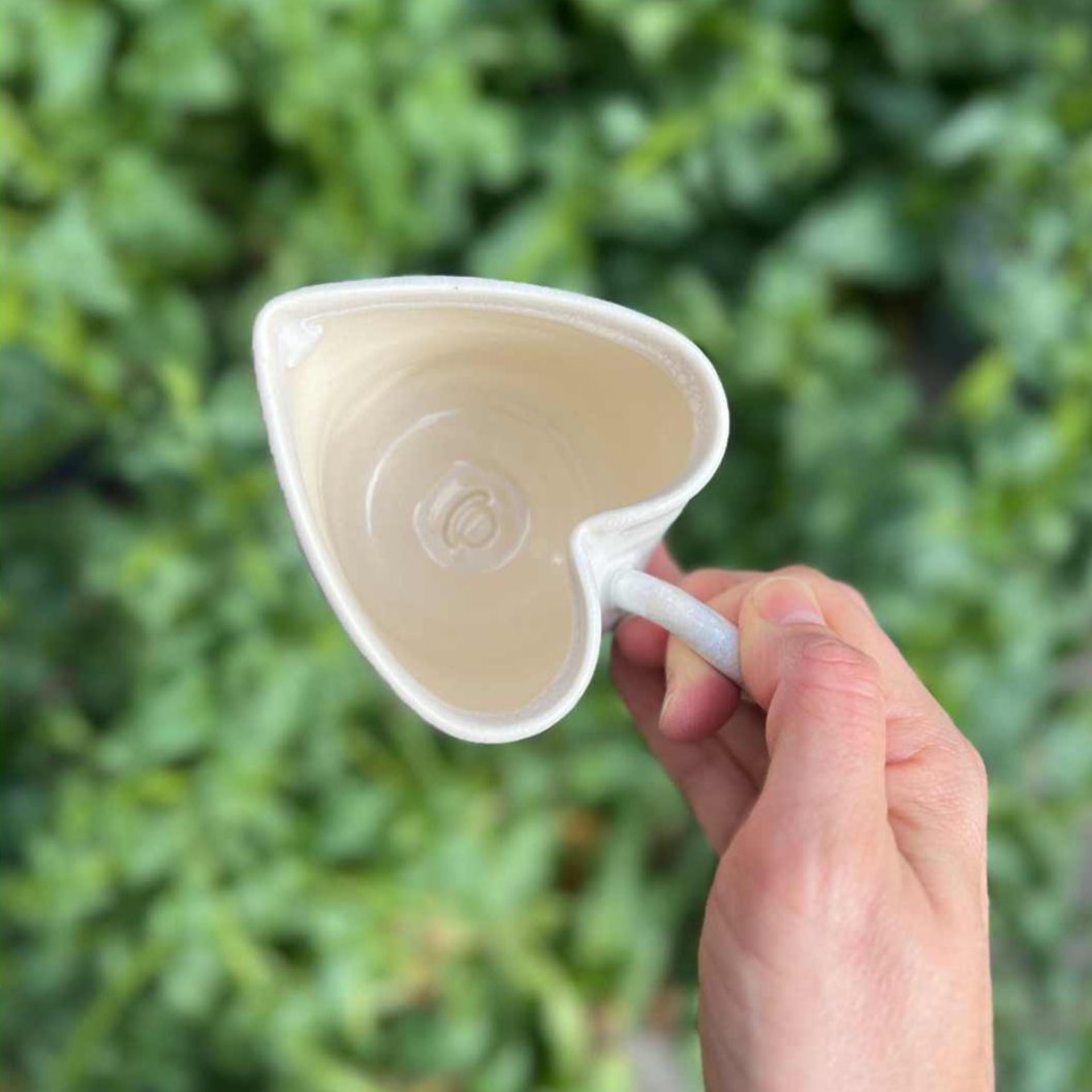 White Heart Cup with handle 2
