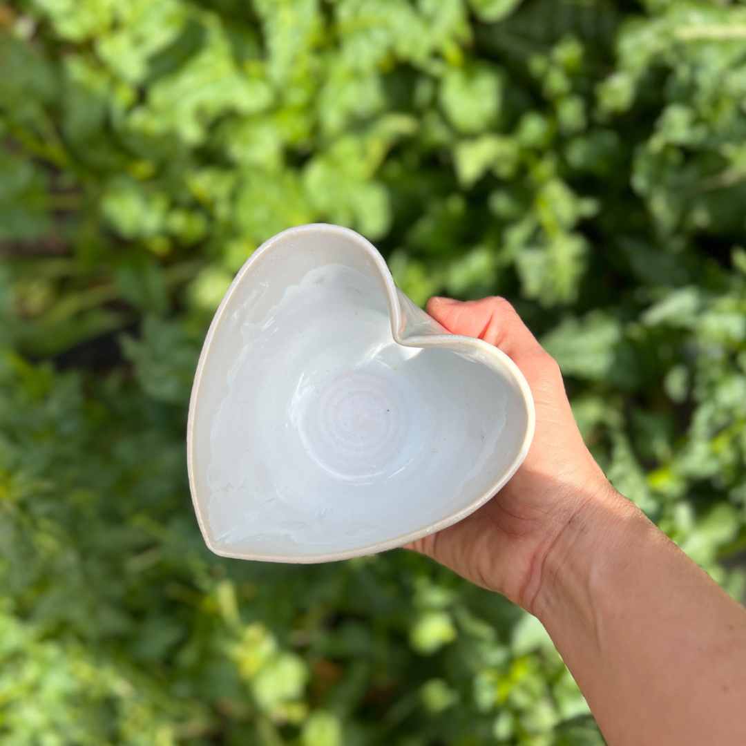 White Heart Matcha Bowl 2